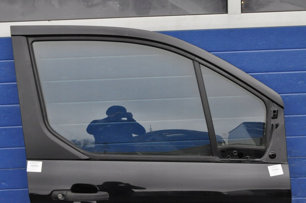 фото №2, Ford tourneo connect mk2 дверь правый перед