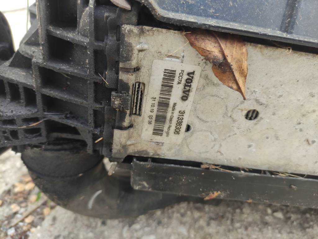 Volvo v60 2 2.0 d3 радиатор жалюзи радиатор вентилятор 2018- Цена