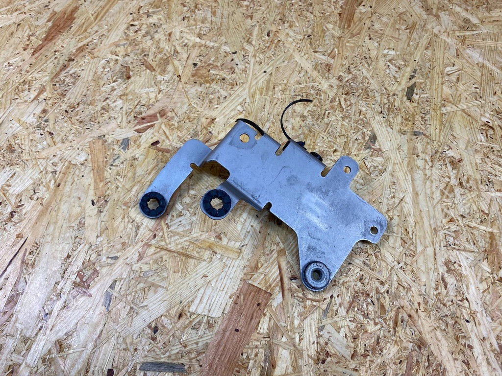 фото №8, Кронштейн кронштейн кронштейн радиатор polestar ii 2 32373356 2020-