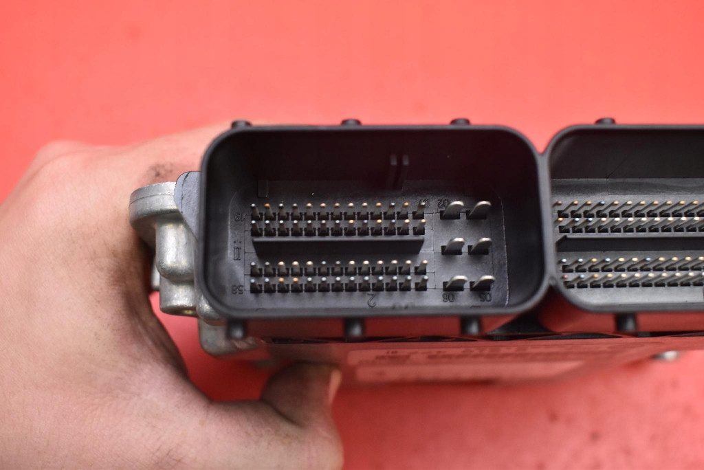 Блок керування бортовий комп'ютер двигуна 8518477 bmw f10 f11 2.0 d 184 km 13-17 Зі Шроту