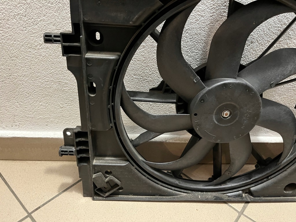 фото №9, Вентилятор радиатора с корпус dacia sandero iii 3 logan duster 214815896r