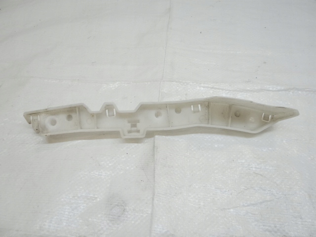 Купить Peugeot rifter правый направляющая крыла 9821847180