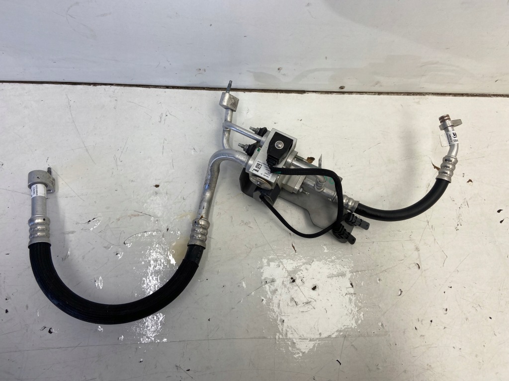 фото №1, Citroen e-c4 iii 2024r шланг провода кондиционера комплект 9843707480