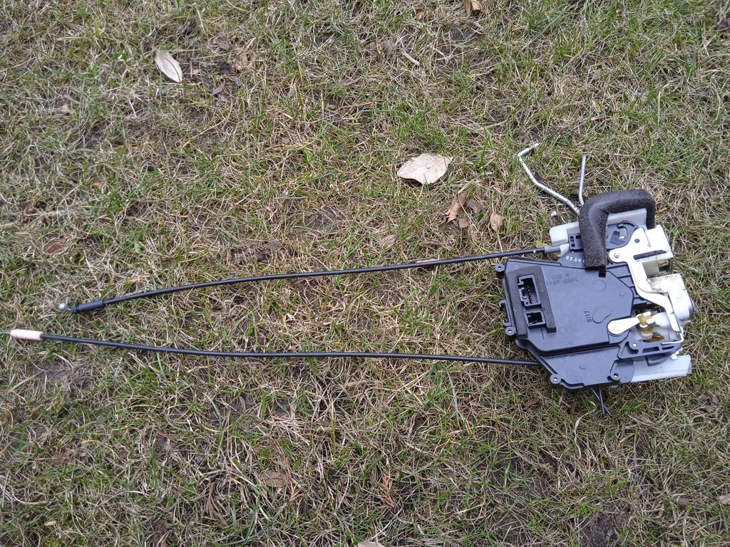 фото №1, Subaru forester iii замок дверь правый перед 7pin