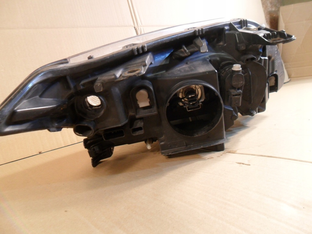 фото №12, Лампа левый перед eu 260600032r renault laguna iii 3