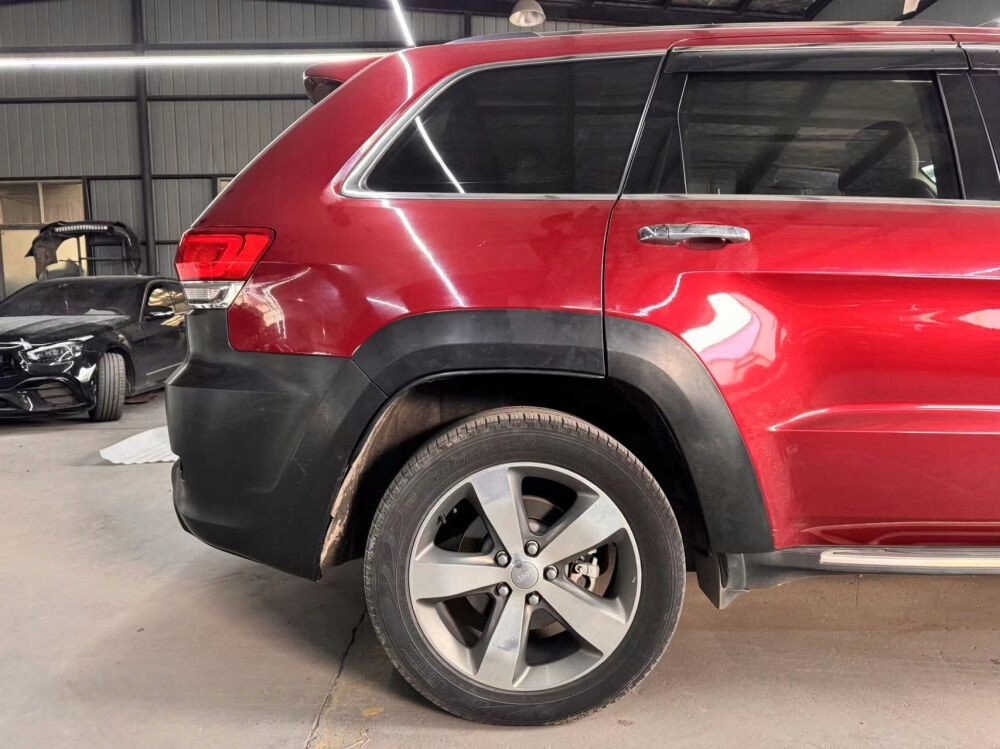 Кузов kit trackhawk srt стиль - полный набор кузов kit grand cherokee 2014-2021 с Разборки