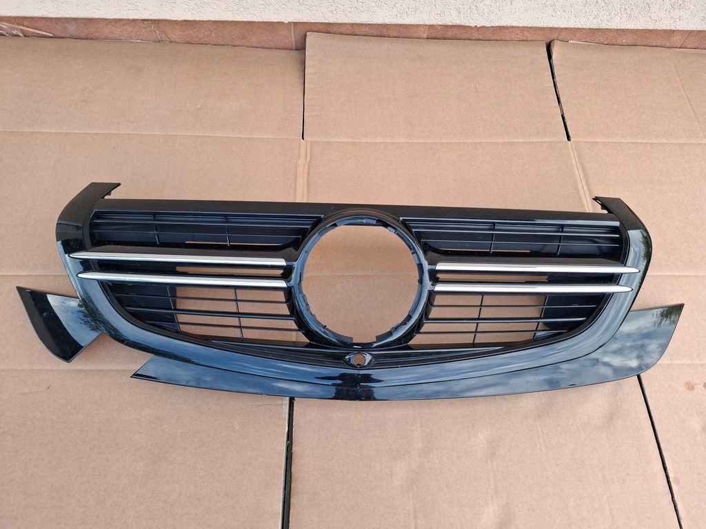 фото №1, Решітка радіатора решітка радіатора mercedes eqc w293 293 оригінал гарний стан