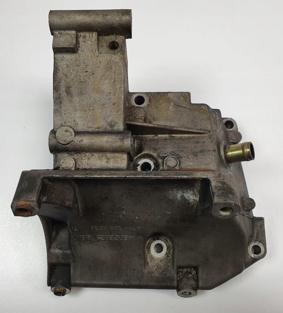 Купити Кронштейн кронштейн компресора mercedes w124 a1042360030