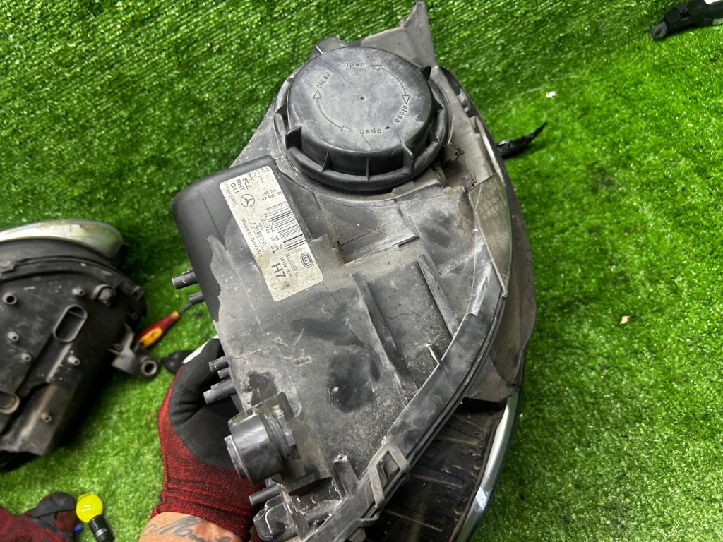 фото №4, Mercedes w251 r-klasa фара лівий перед лампа a2518200161