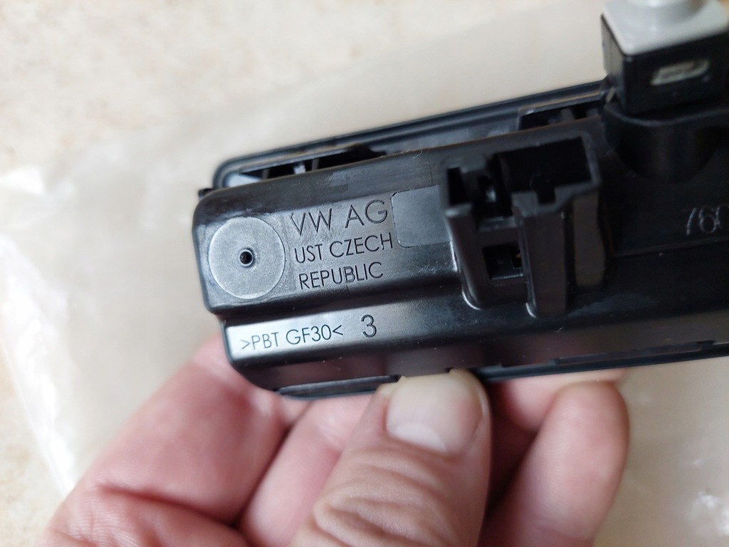 фото №5, Камера - задняя - ручка - audi a6 c8 - a7 - a8 - q8 - e-tron - vw touareg iii