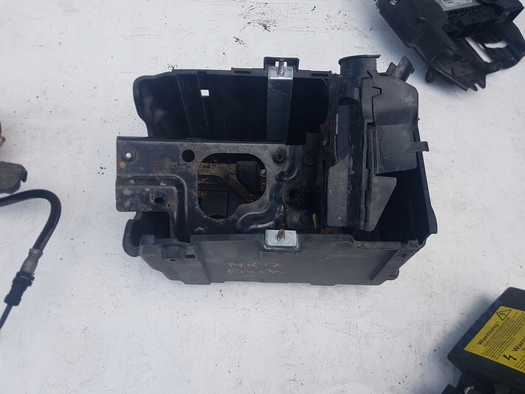 фото №1, Fiesta mk7 основа корпус акумулятор