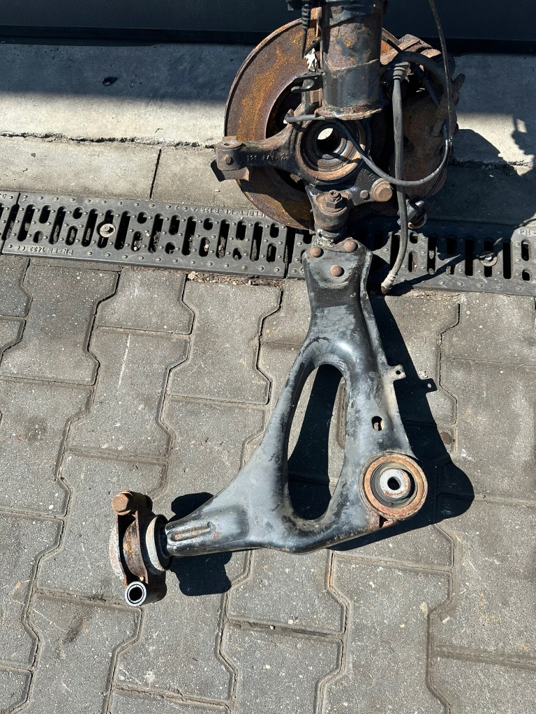 Купити Поворотний кулак лівий перед, ліва, важіль, амортизатор mercedes vito w447 fwd 1.6