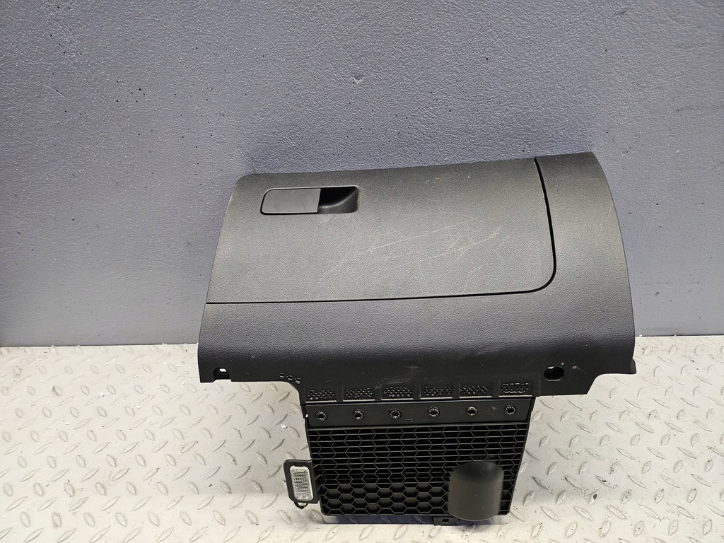 фото №1, Skoda rapid iii 3 бардачок пасажира кліматизований гарний lift2017