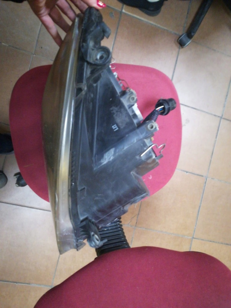 фото №5, Лампа передняя правая i левая lancia musa