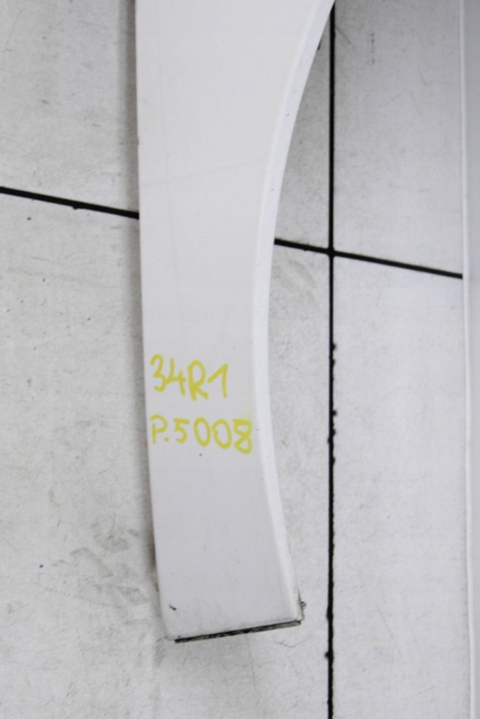 Крыло правая  перед передний peugeot 5008 1 2009r- ewp ewpa с Разборки