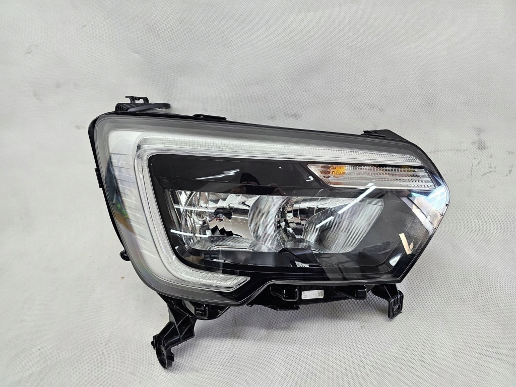 фото №1, Renault master iv 4 2019 лампа перед передняя правая europa 260105567r