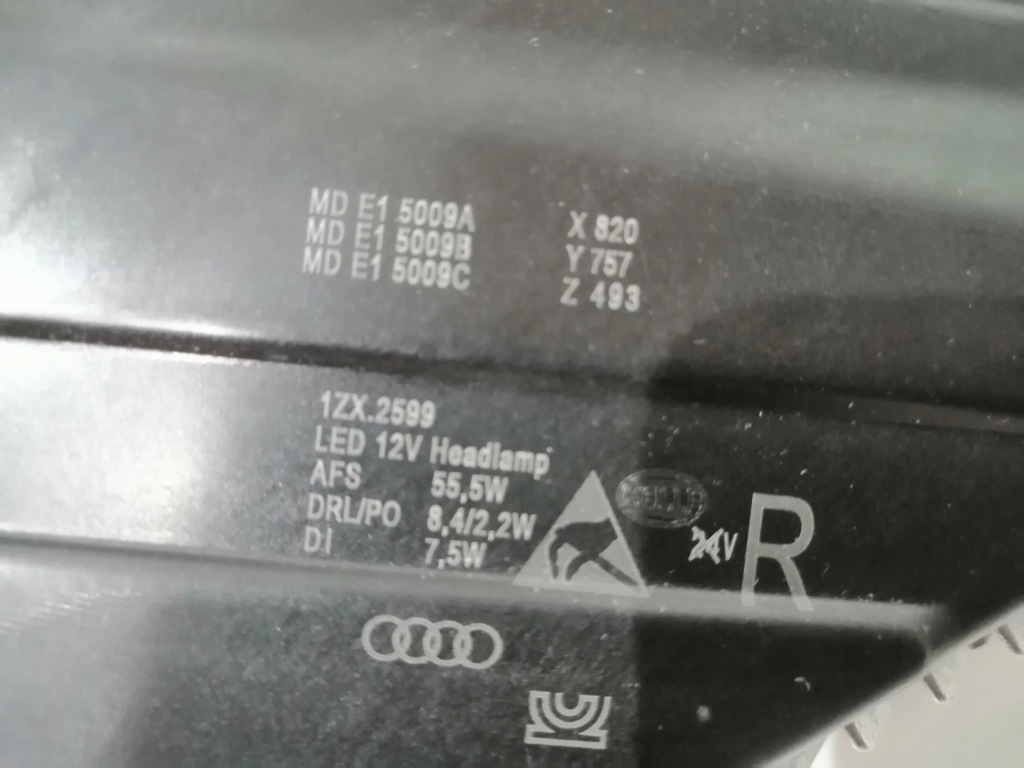 Фара правий передня перед audi q5 рестайлінг  фаркоп 6909 Оригінал