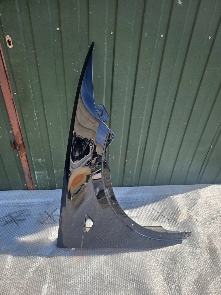 Купити Tesla model x права сторона крила передній