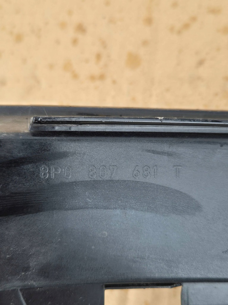 Audi a3 8p lift 08- решітка ліва протитуманної фари бампера передній 8p0807681t Ціна