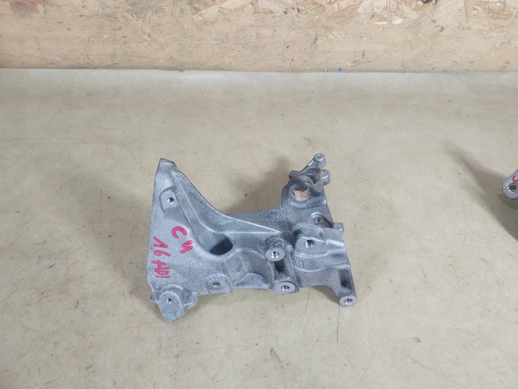 фото №1, C4 picasso i 1.6 hdi кронштейн генератор 9685991680