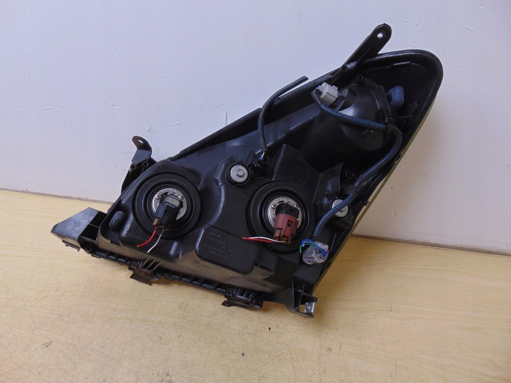 фото №11, Лампа права перед toyota corolla verso lift europa