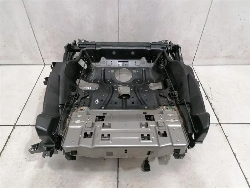 Сиденье bentley 3w3881106a в Украине