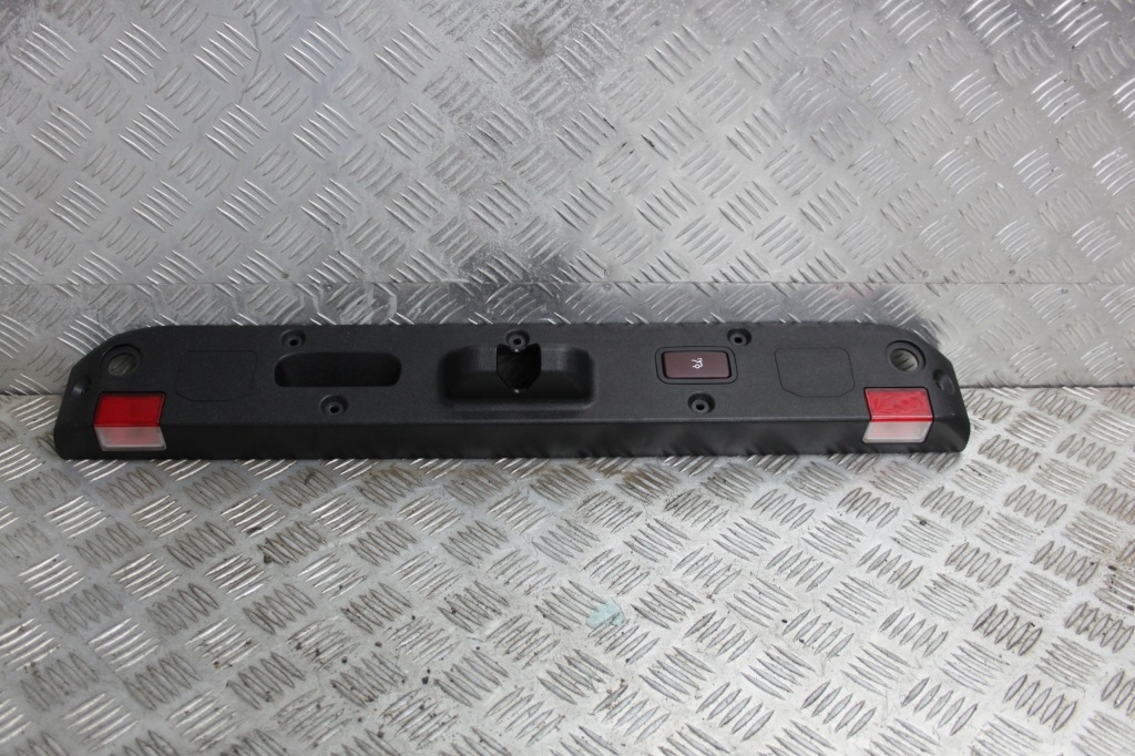 фото №1, Mercedes w216 защита замка багажника 2167500193