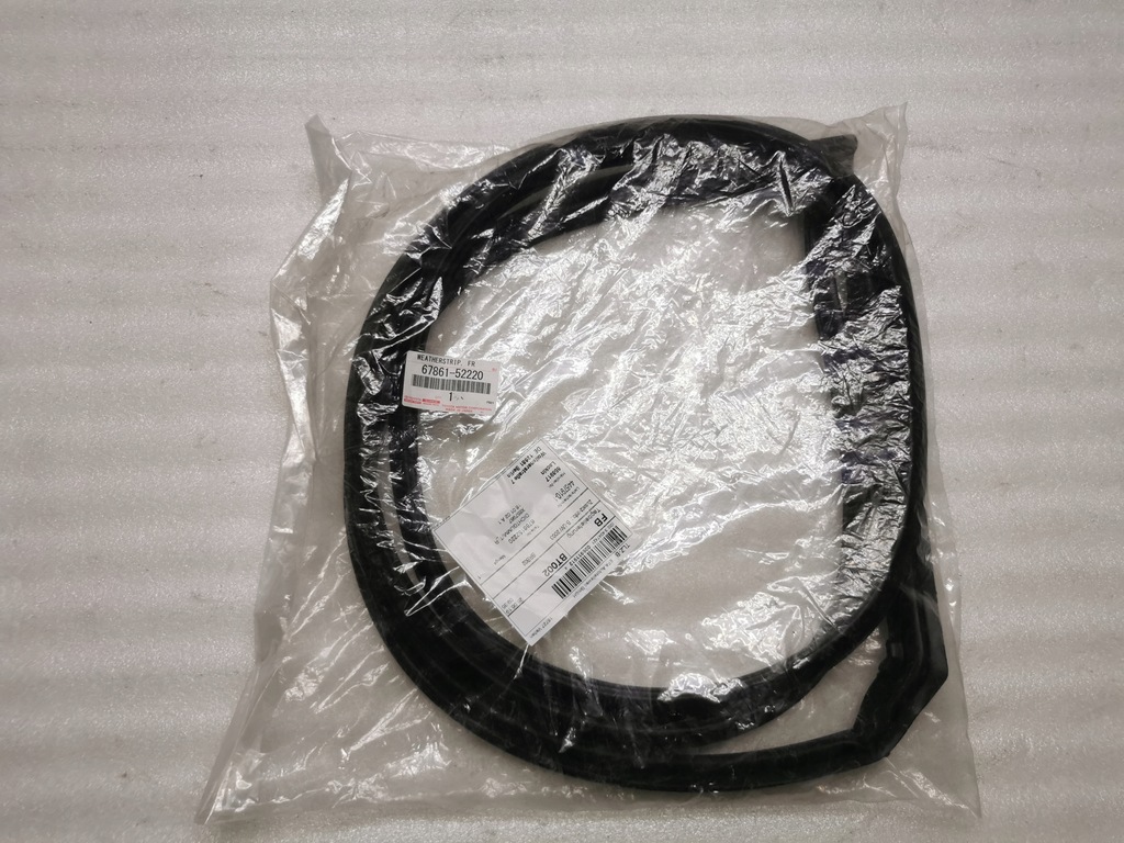 фото №1, Toyota ractis 10-14 прокладка дверь правый перед