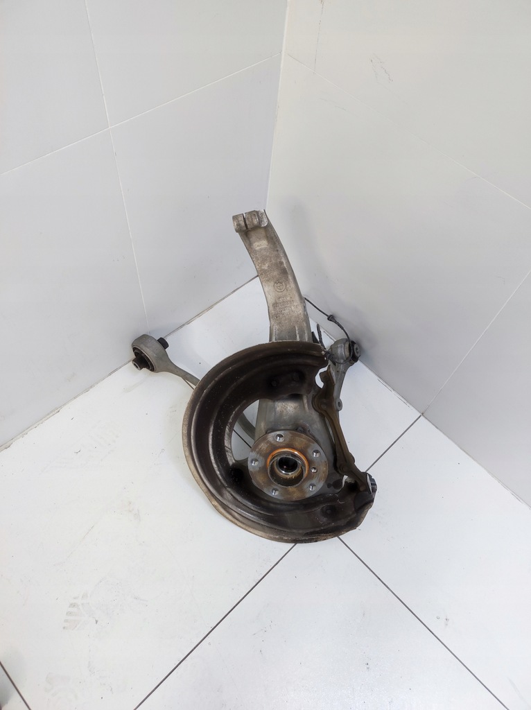 фото №1, Поворотный кулак рычаг левый перед bmw xm g09 xdrive 4x4