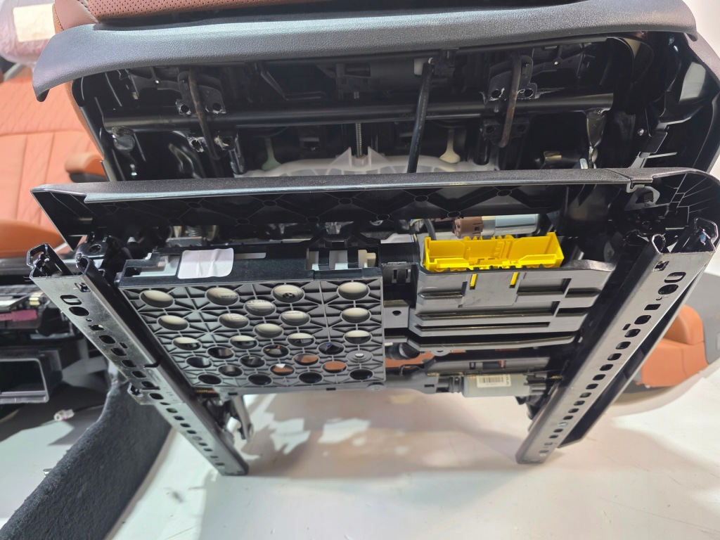 фото №8, Сидіння салон шкіра bmw x7 g07 lci 6місць individual вентильовані комфорт