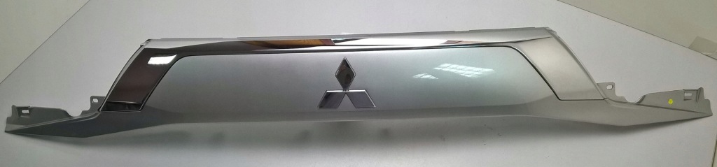 фото №1, Outlander iii lift 2014- накладка крышки задняя оригинал