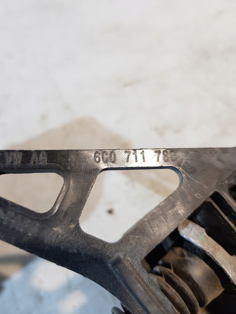 фото №8, Домкрат переключения передач skoda rapid ii 1.4d 5 передач 5ja711061 6ra711049d