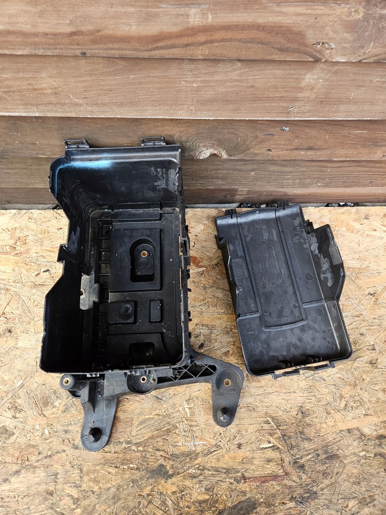 фото №8, Основание аккумулятор golf v