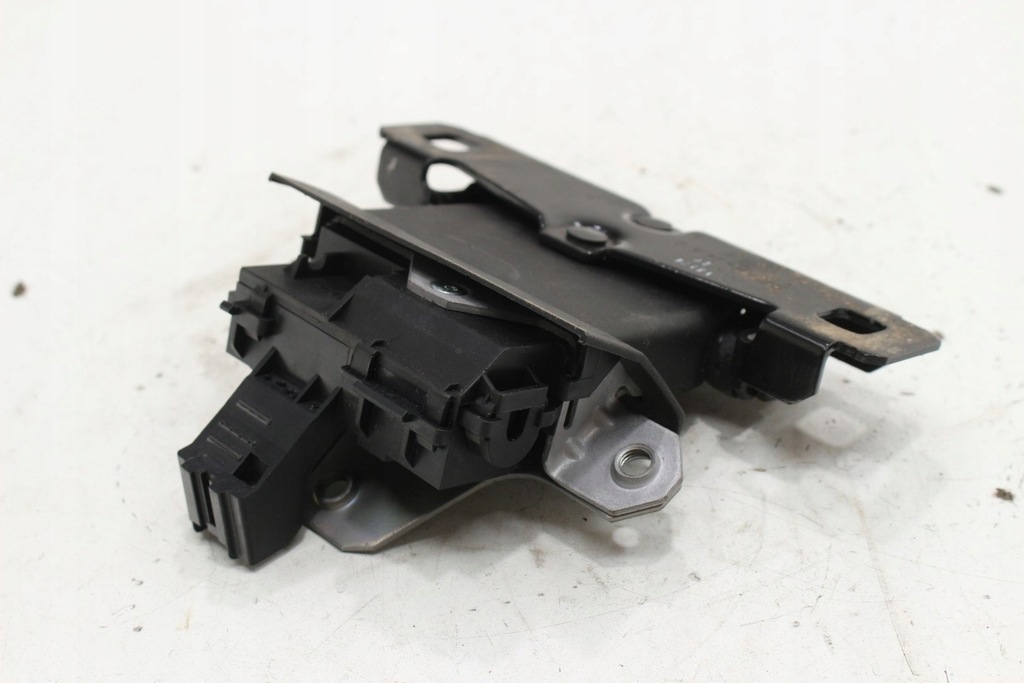 фото №11, Замок кришки задня 31335045 volvo s60 ii