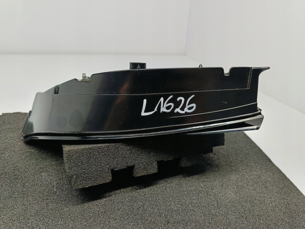 Купить Tesla model 3 3 m3 17- фара крышки багажника правая  задний led 1077402-00-g