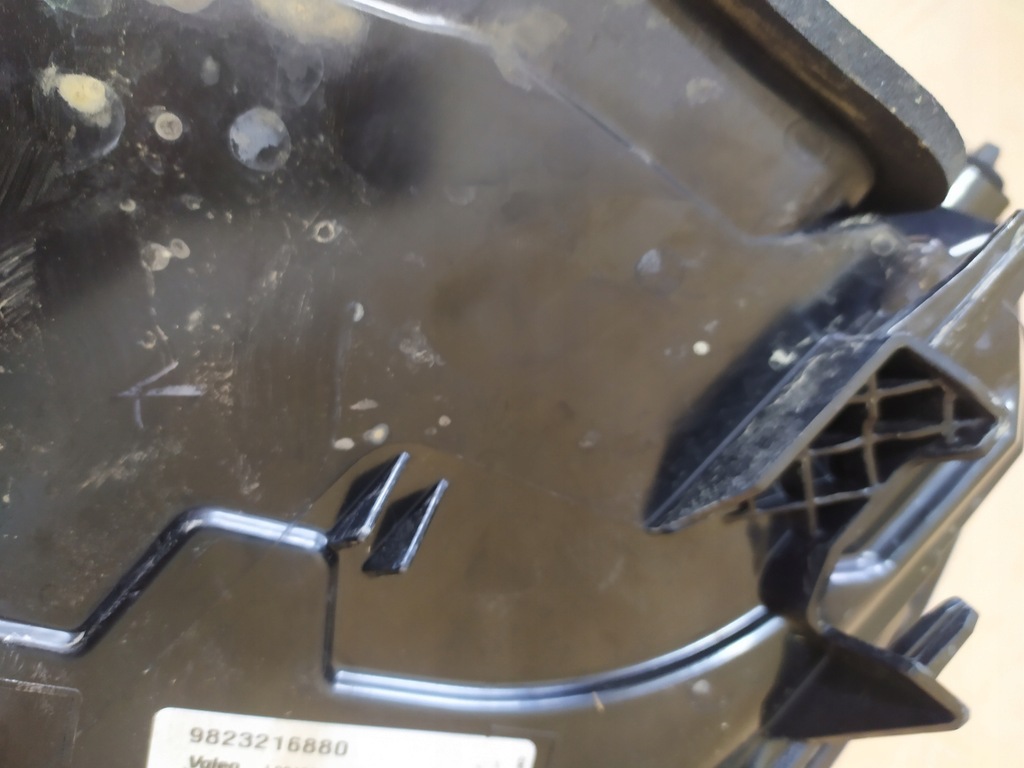 фото №5, Лампа задняя левая peugeot 208 ii