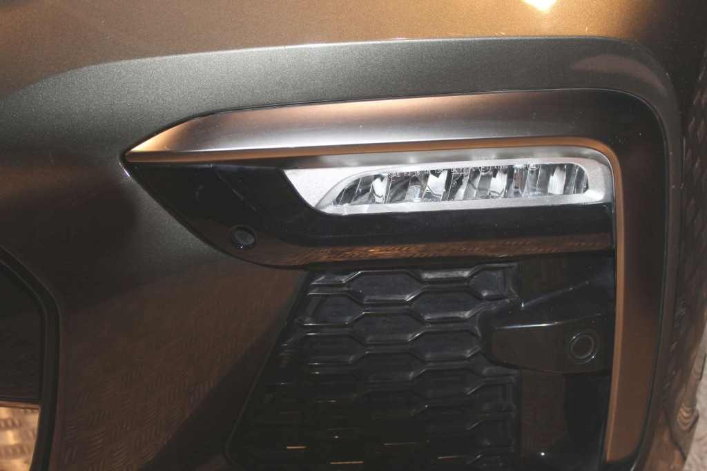 Bmw x6 g06 m америка бампер перед manhattan металлик c3d камера ассистент pdc Доставка