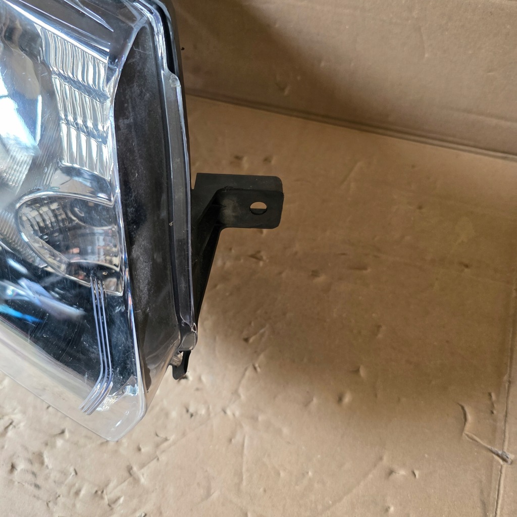 фото №10, Лампа передня права dacia sandero ii 2012r- 90029995