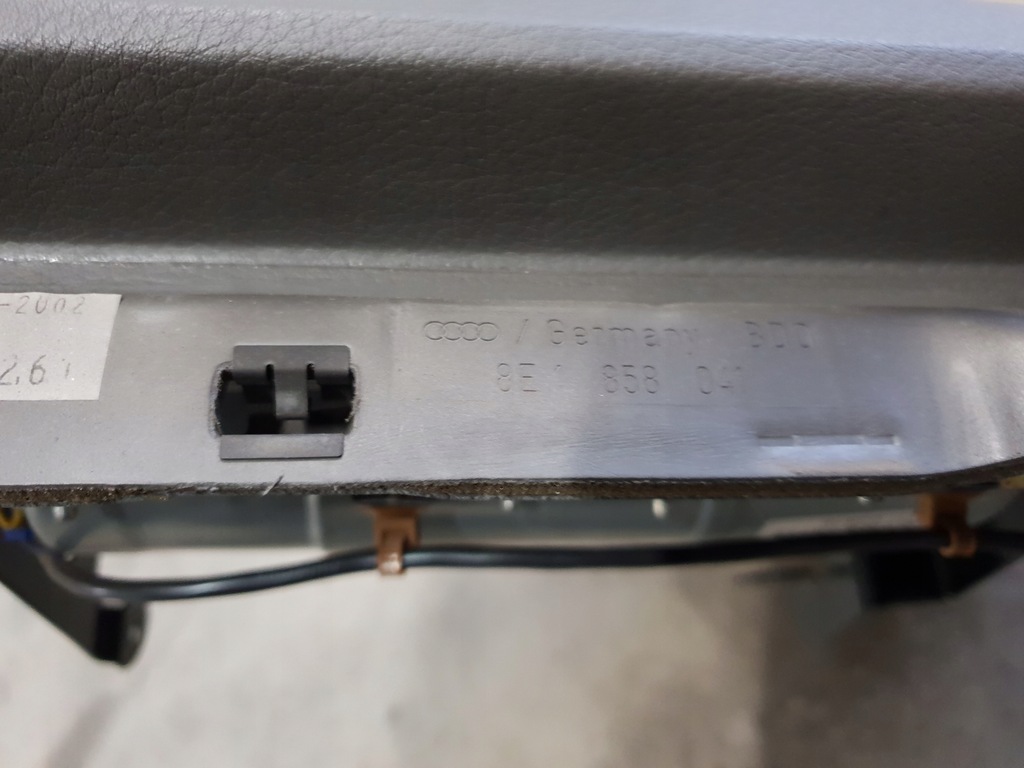 фото №10, Audi a4 b6 04r консоль панель приладів air bag ремені swing