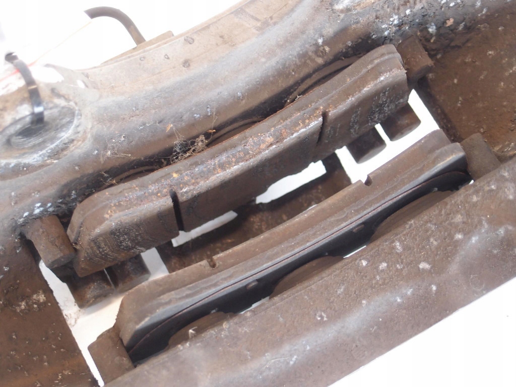 Супорт перед лівий vw touareg brembo 6 поршнів в Україні