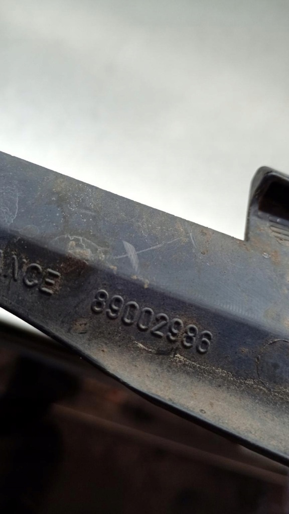 фото №6, Напрямна бампера лампи правий перед volvo s60 v70 ii 89002986