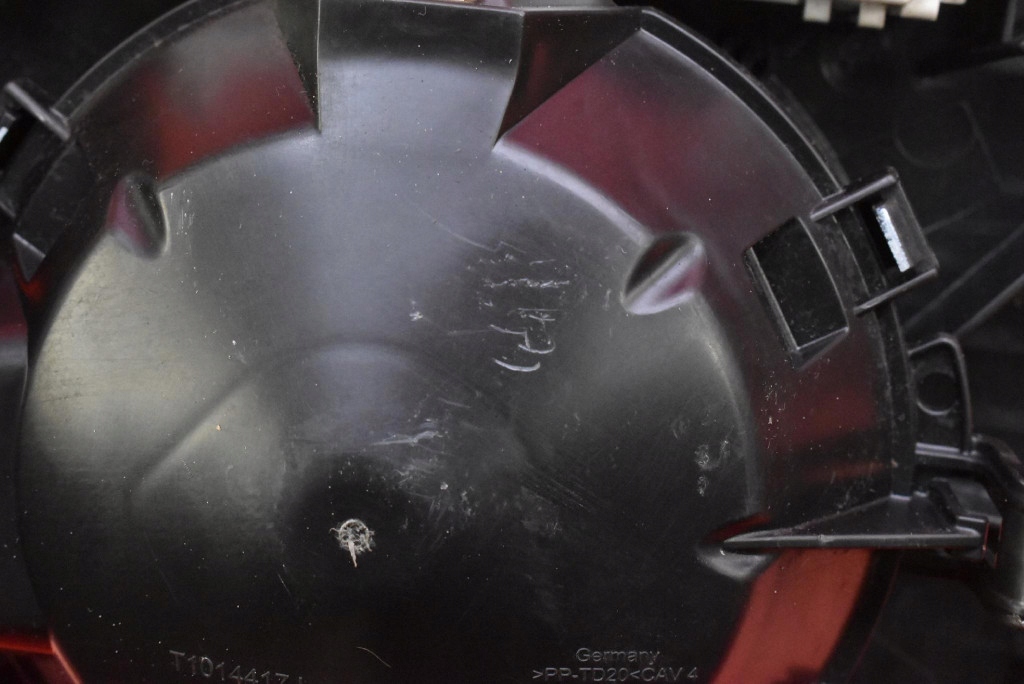 фото №9, Воздуходувка вентилятор обдув eu t1014417j bmw f30 f31 11-16