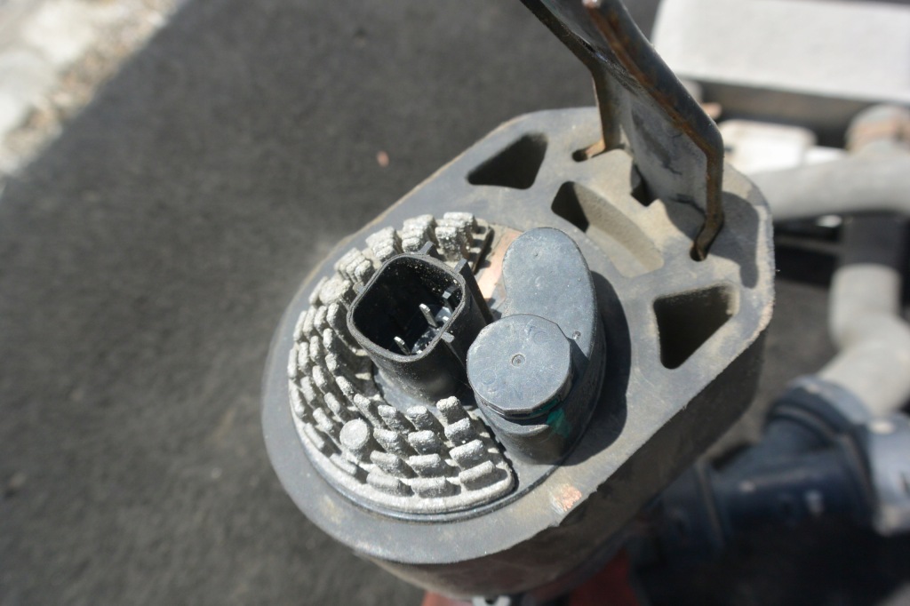 Радіатор оливи клапан води насос tesla model s eu Київ