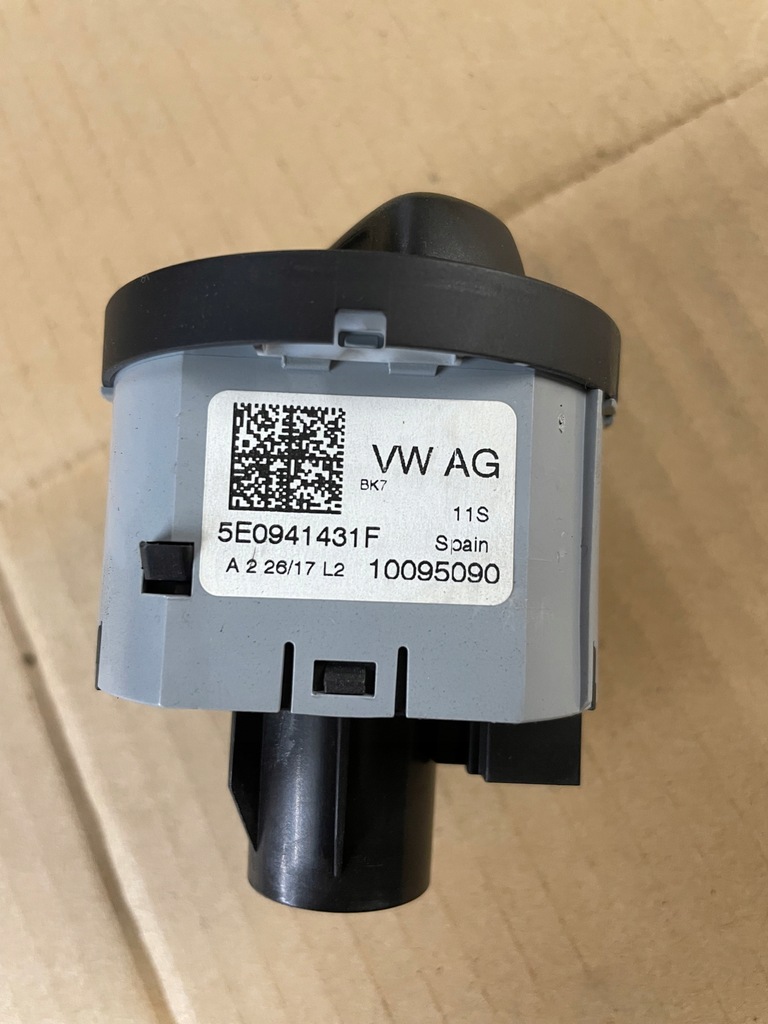 фото №16, Панель перемикач світла skoda octavia 5e iii 13-