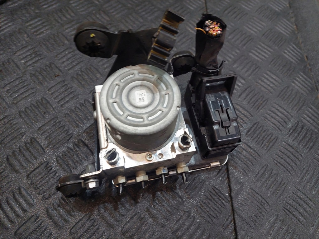 Насос тормозная abs 31680101 31680098 volvo s90 2 v90 2.0 d5 Оригинал