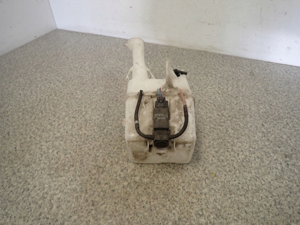 фото №7, Corolla e12 02-07 бачок жидкость омывателя