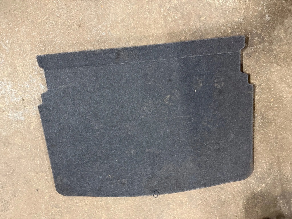 Купити Toyota auris 2 12-18 обшивка багажника задній задня