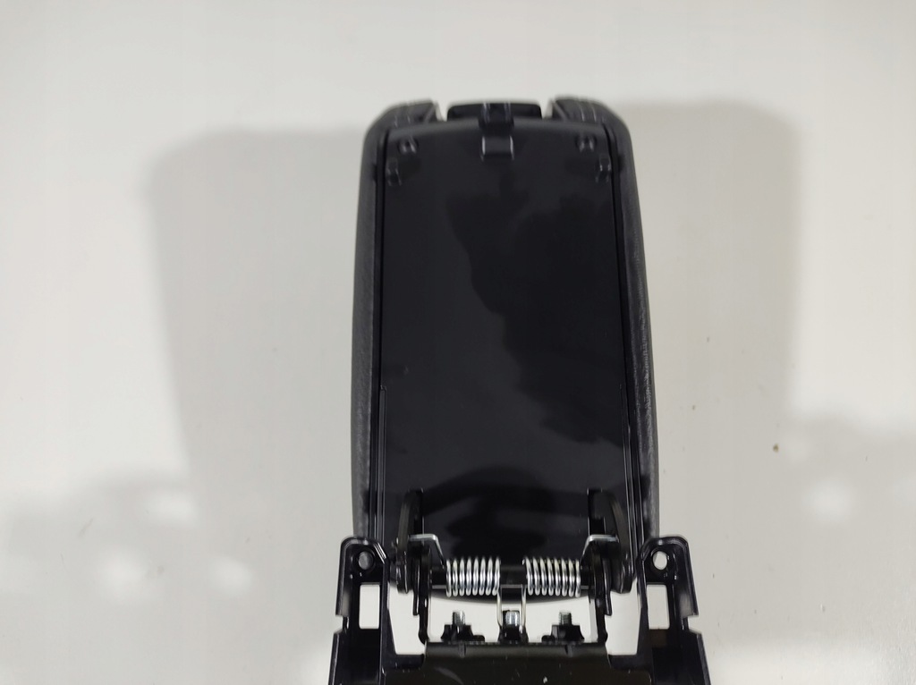 фото №10, Kia stonic 17- підлокітник