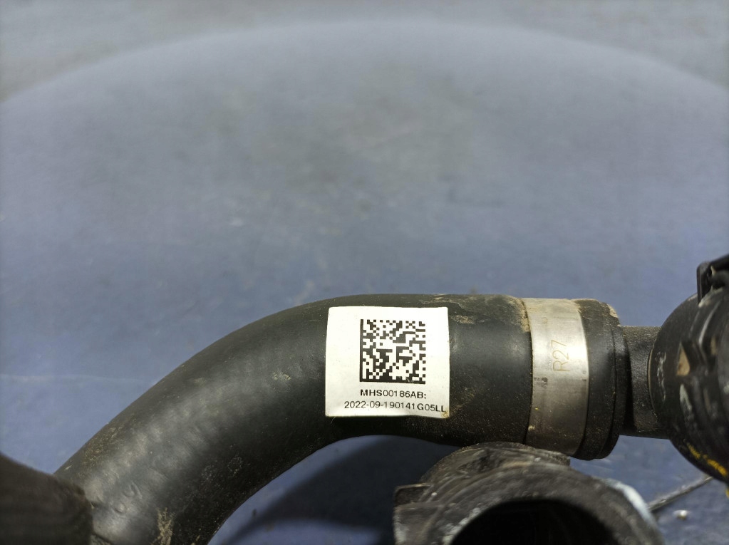 Bmw x5 g05 3.0d 340 km шланг воды аккумулятор 8780517 Оригинал