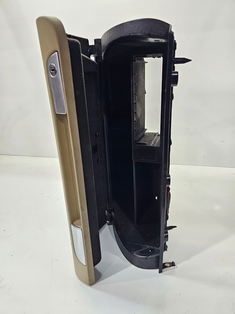 фото №10, Бардачок пассажира audi a3 8p lift 8p1857035a 8c1 кремовый